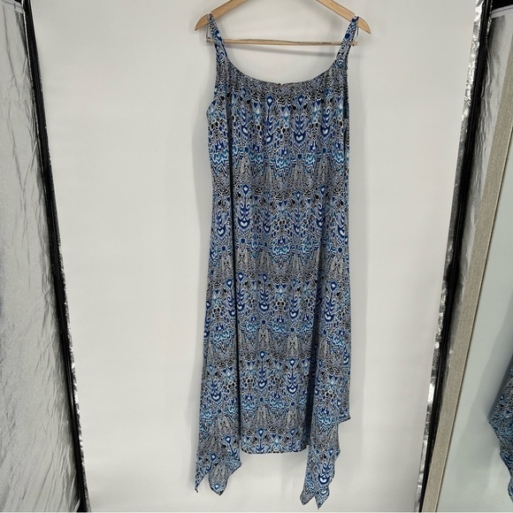 Gigi Parker Sleeveless Handkerchief Hem Maxi Dress - Picture 9 of 12